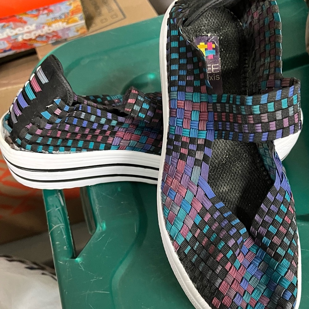 GUC Woven Stretch Shoes